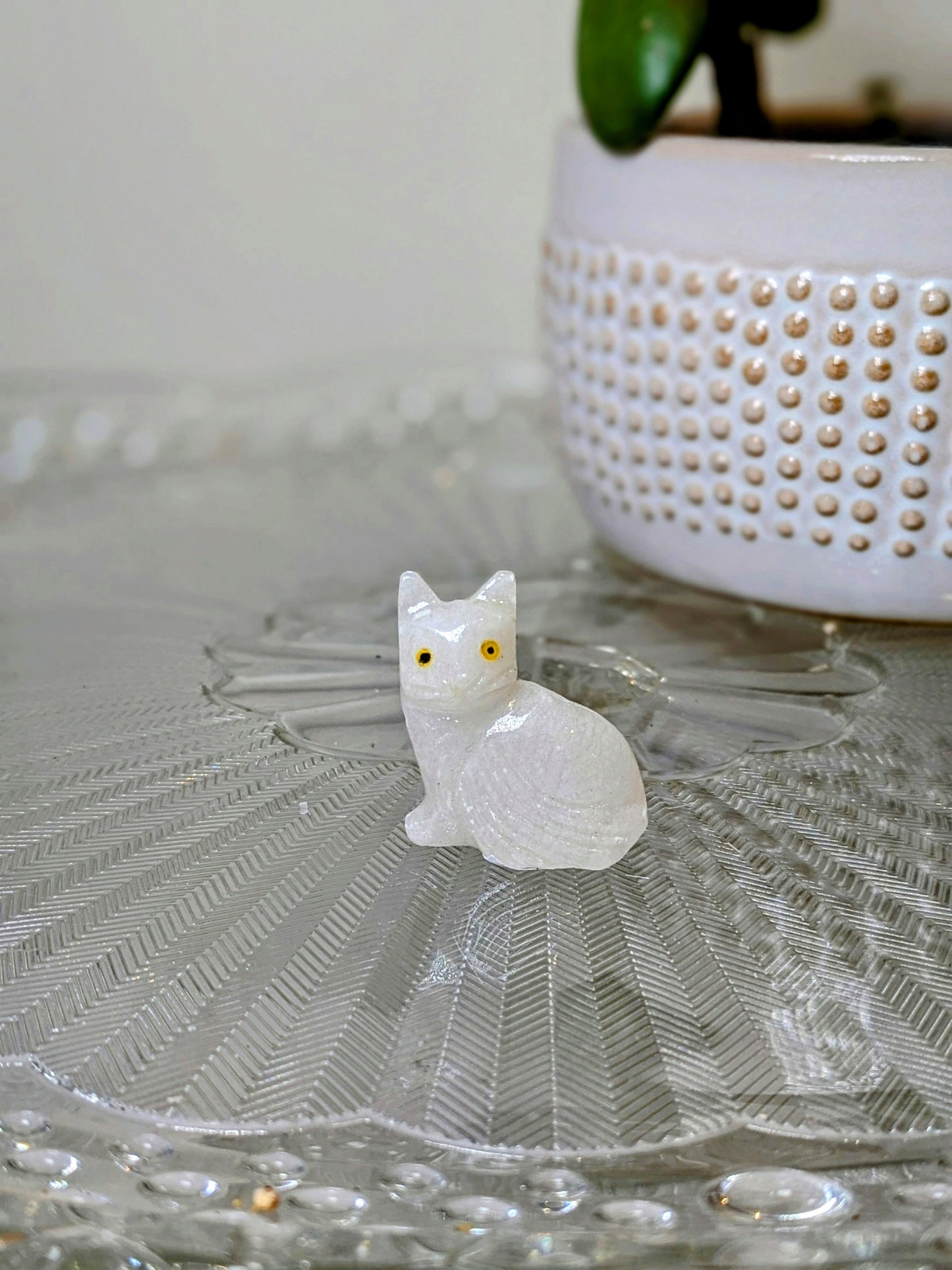 Alabaster Cat Carving 1.5"H