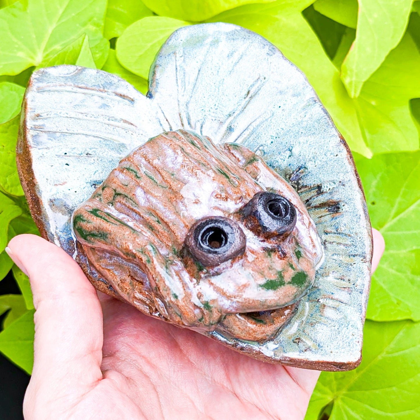 Leaf Frog Wall-Mounted Clay Art