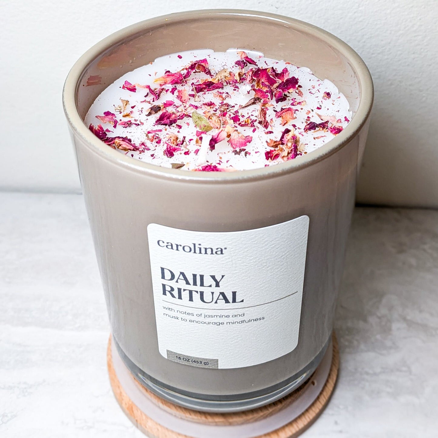 Daily Ritual Candle – Peony, Jasmine & Oud Calm with Roses