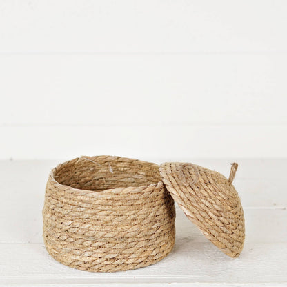 Silo Shape Basket of Cattail Leaves with Lid