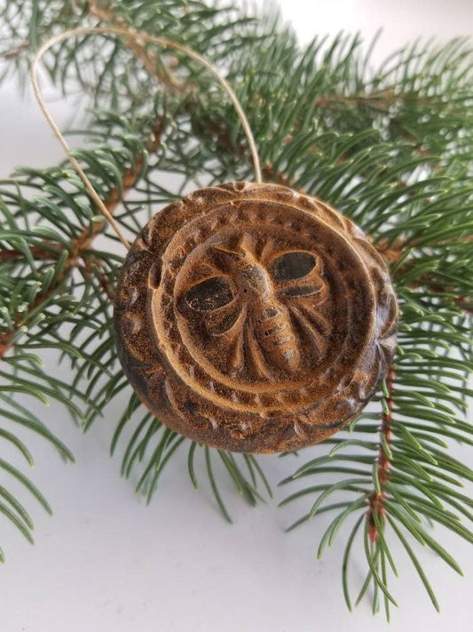 Bee Medallion Beeswax Ornament | Cinnamon Finish