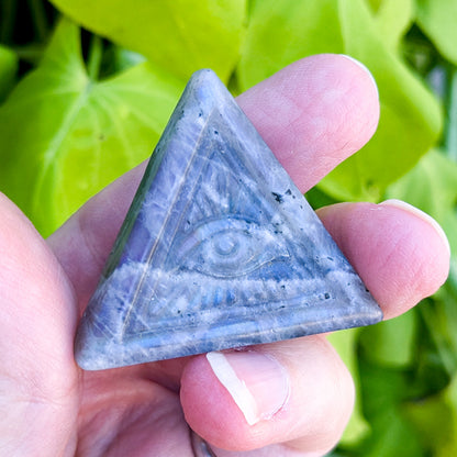 Crystal Eye Triangle Hand Carving