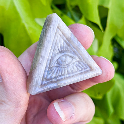 Crystal Eye Triangle Hand Carving