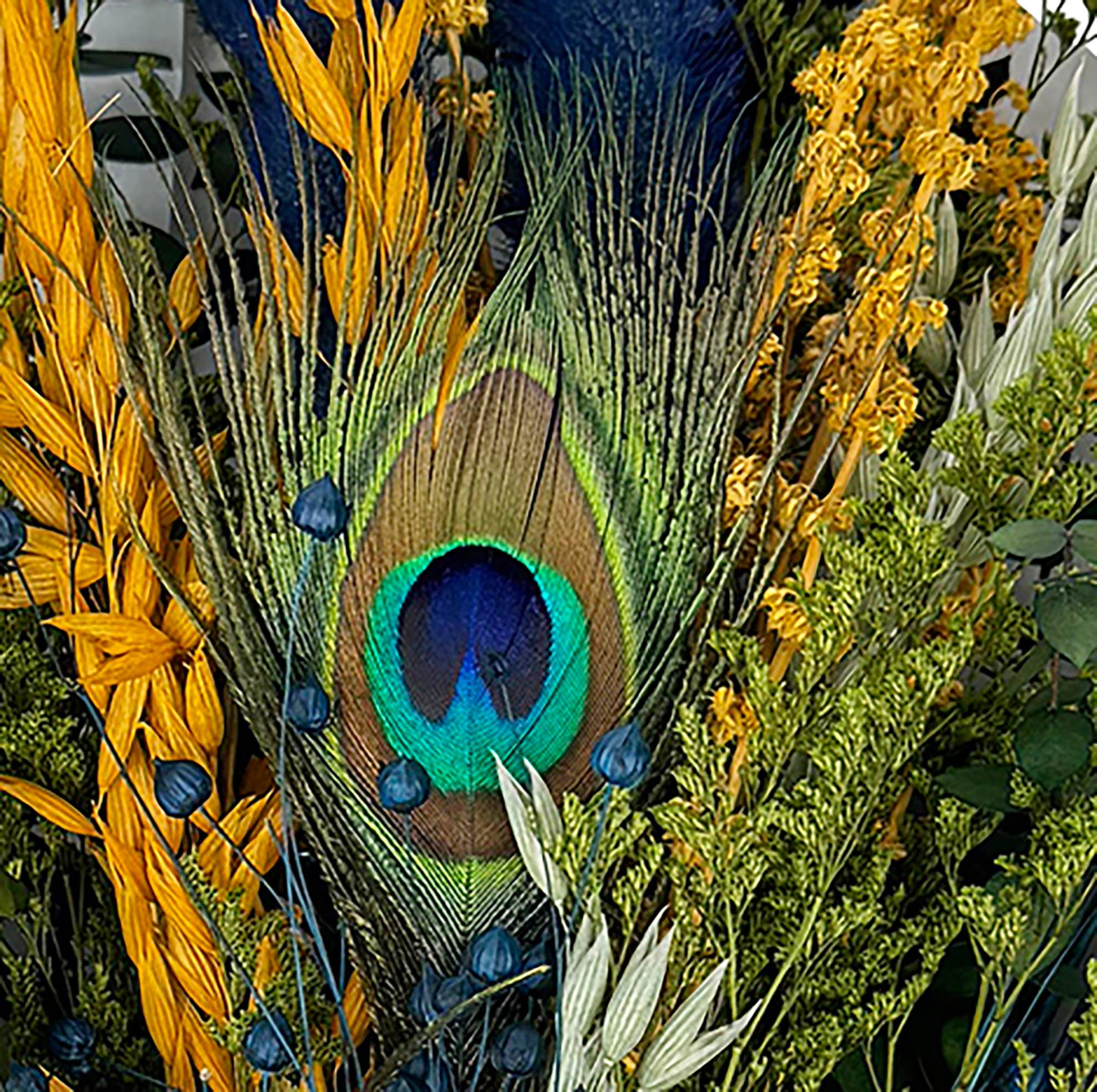 Dried flower bouquet at Ordinary Magic in Savannah, GA