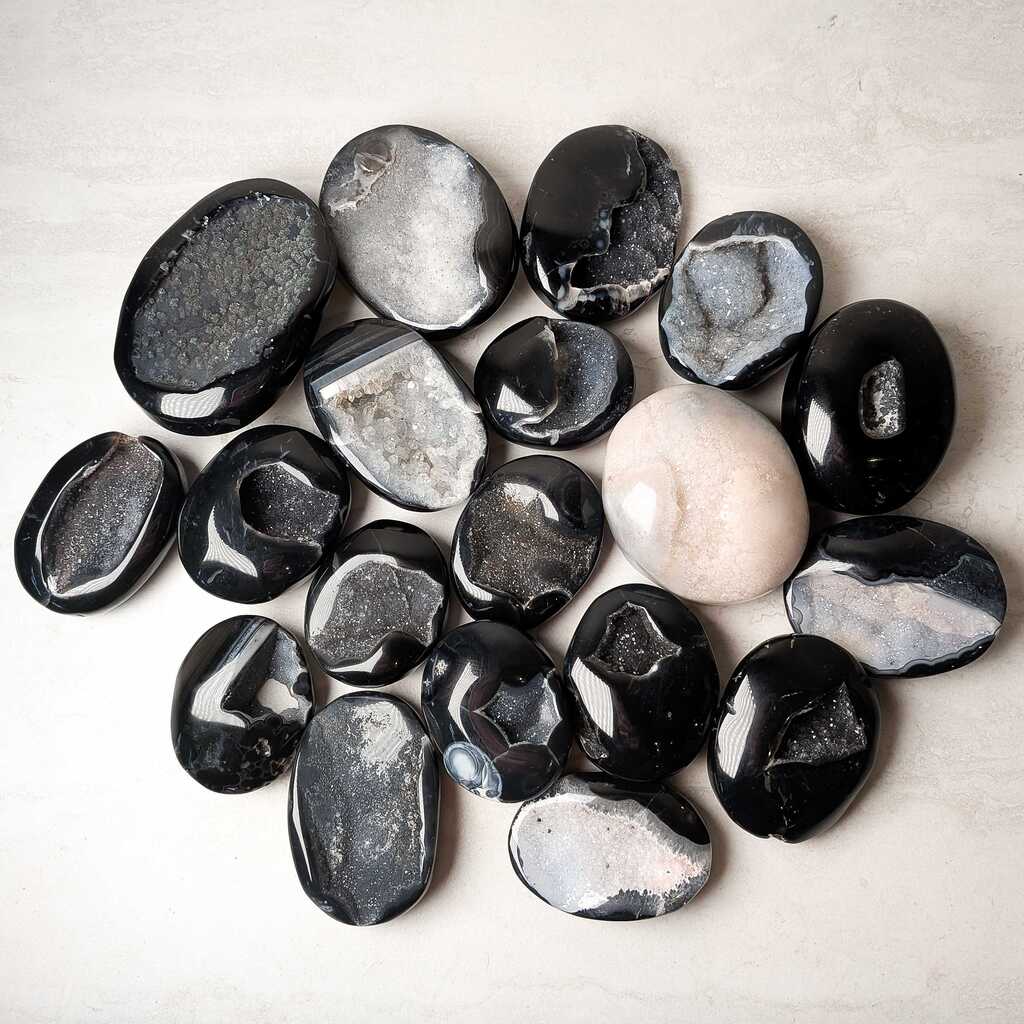 Druzy Onyx Palmstone