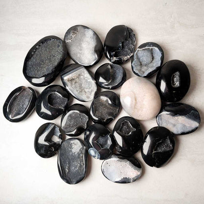 Druzy Onyx Palmstone
