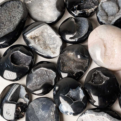 Druzy Onyx Palmstone